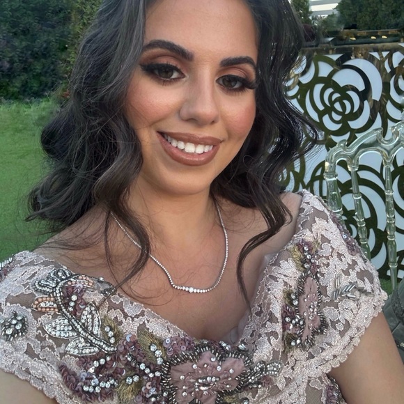 Stunning custom beaded blush colored gown - Picture 4 of 9